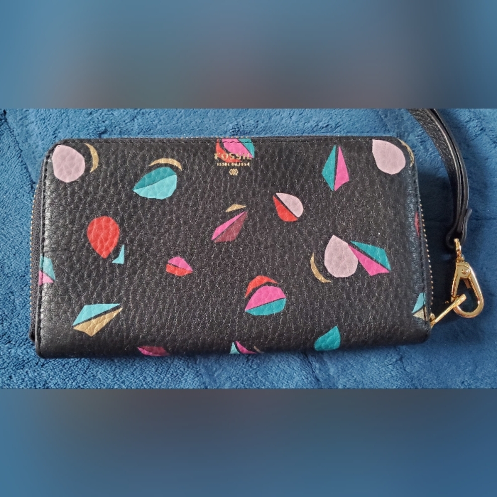 NWT Fossil Black Pebbled Leather Wristlet Wallet Multicolor Geometric Print 2015